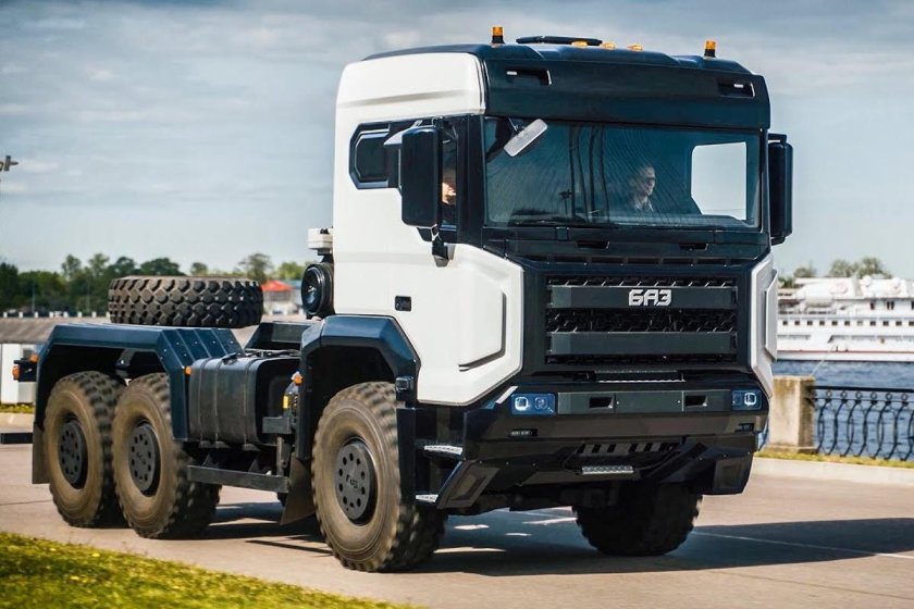 Новый тягач КАМАЗ 2023