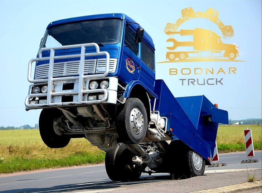 Синий грузовик