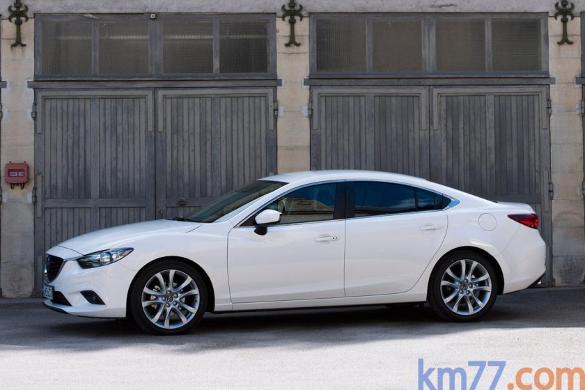 Мазда 6 седан белая