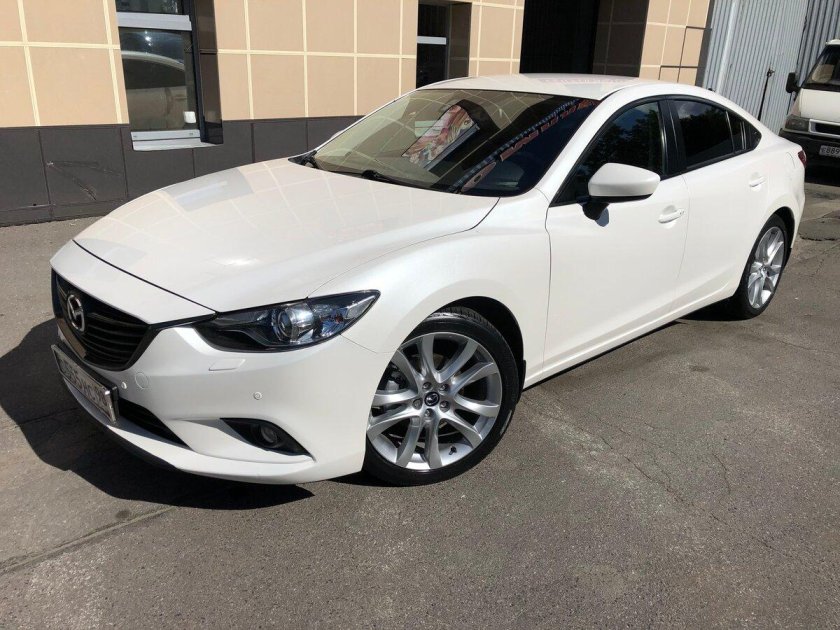 Mazda 6 белая