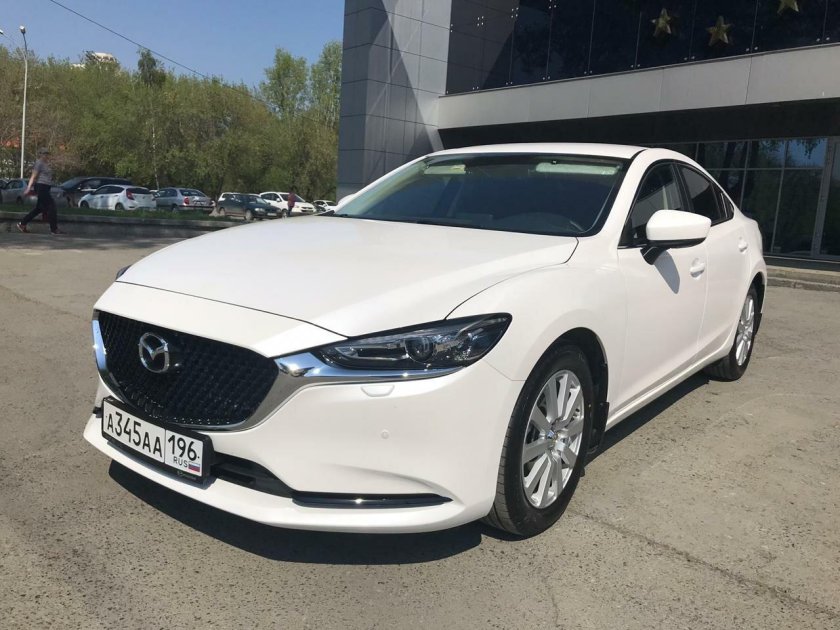 Mazda 6 белая
