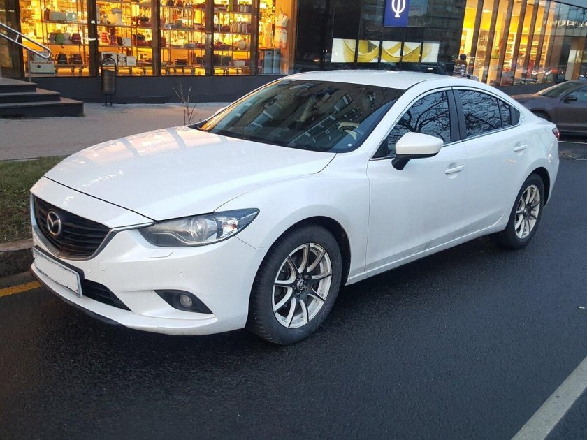 Mazda 6 белая