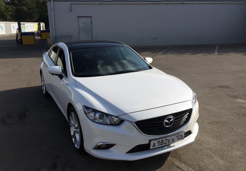 Мазда 6 2015 белая с черной крышей