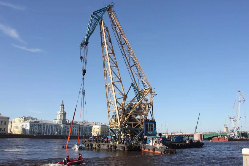 Плавучий кран Hyundai-10000