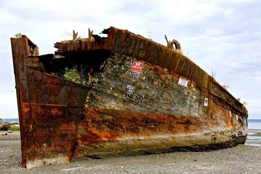 Заброшенный корабль Адриан Эванс