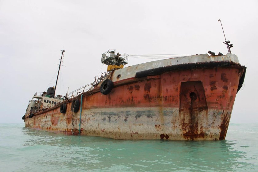 Заброшенный корабль Адриан Эванс