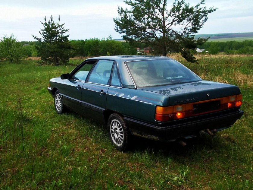 Ауди 100 с3 зеленая