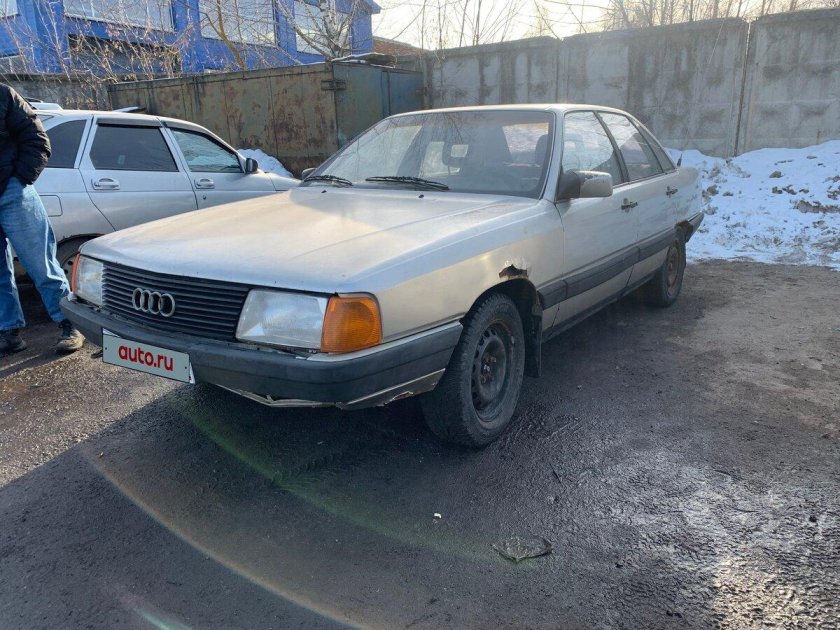 Audi 100 1983