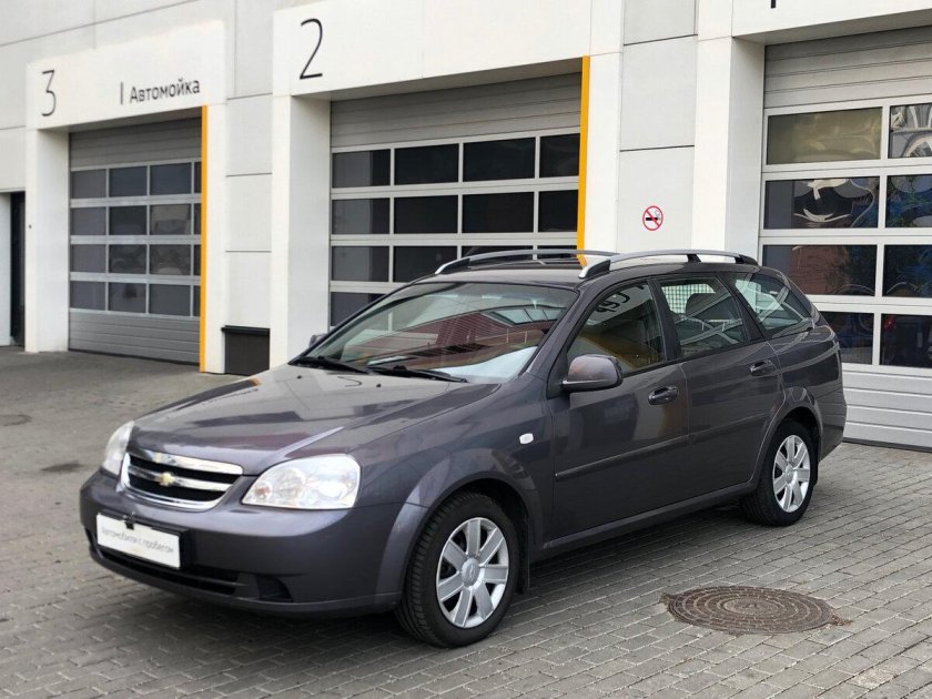 Шевроле Лачетти универсал серого цвета