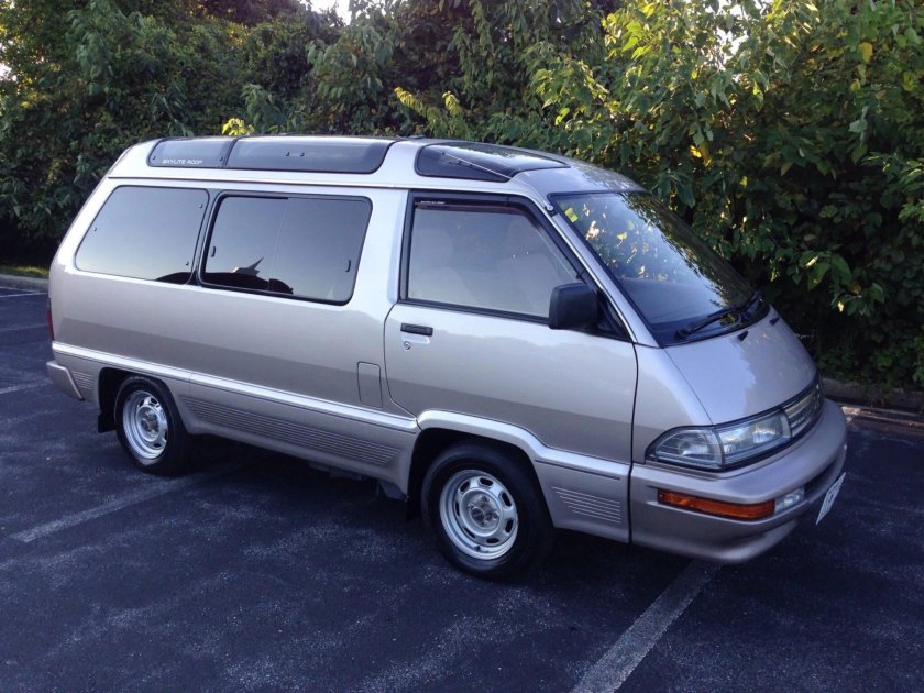 Toyota Master Ace Surf 1990