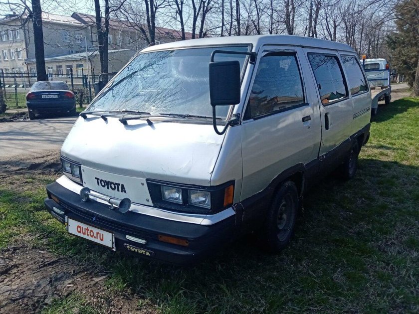 Toyota Master Ace Surf 1985