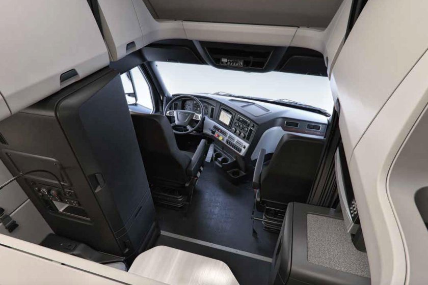 Freightliner Cascadia 2022 салон
