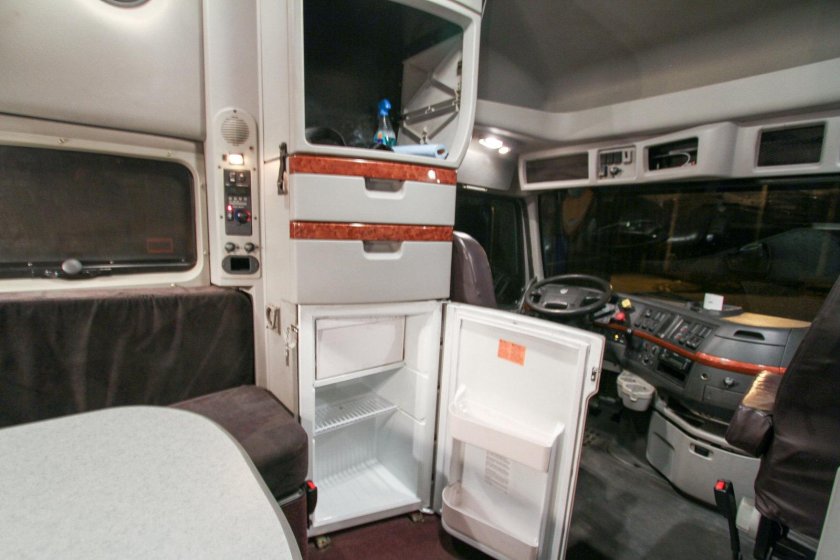 Volvo VNL 780 салон