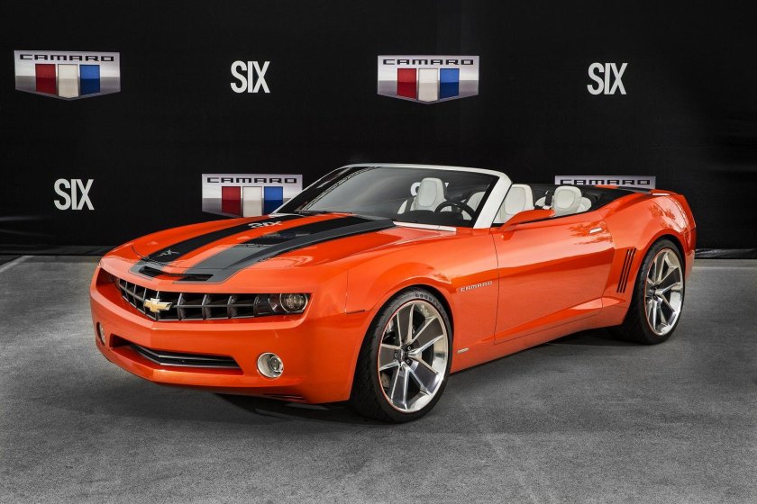 Chevrolet Camaro оранжевый