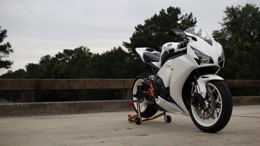 Honda cbr1000rr White