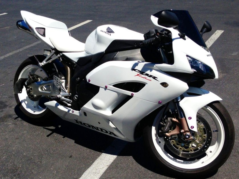 Honda CBR 1000 White