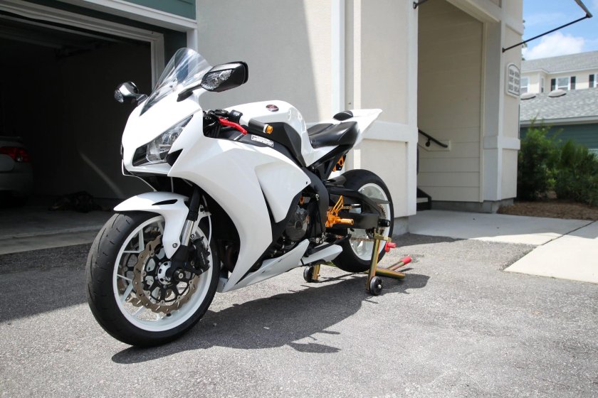 Honda cbr1000rr White