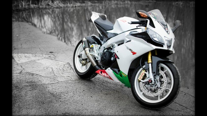 Мотоцикл Aprilia rsv4
