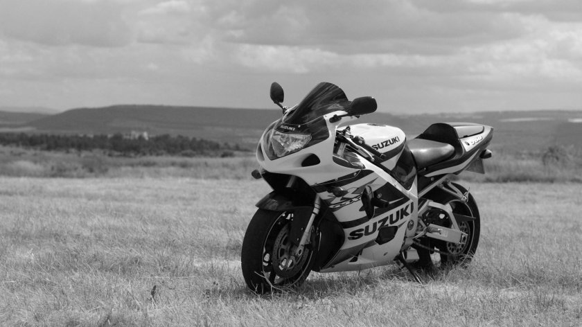 Мотоцикл черно белый