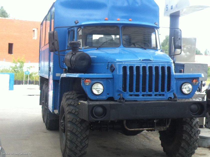 Урал вахтовый автобус