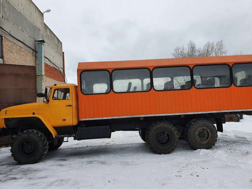 Урал 3255 вахтовка