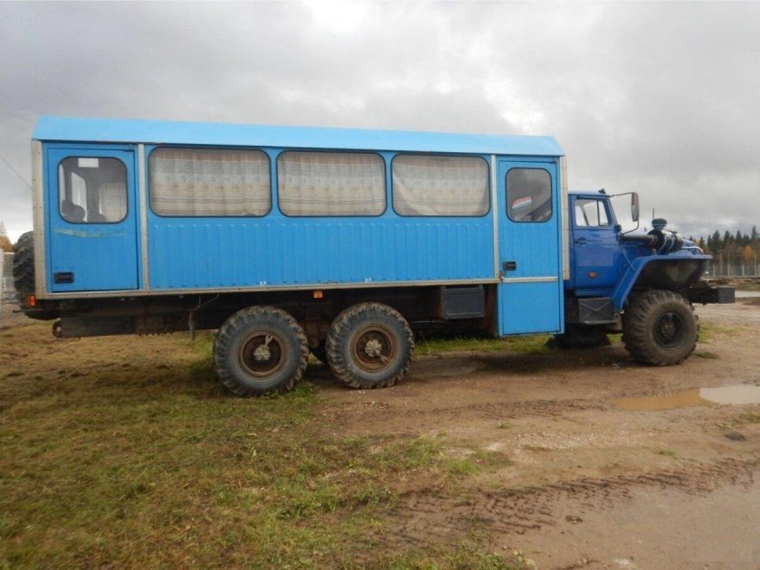 Урал 3255 вахтовка