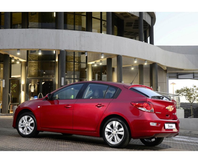 Chevrolet Cruze Hatchback 2012