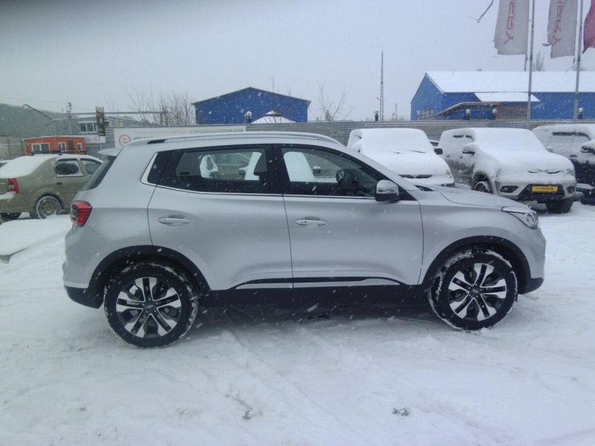 Чери Тигго 4 серебристый