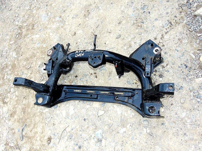 Передний подрамник Мазда МПВ