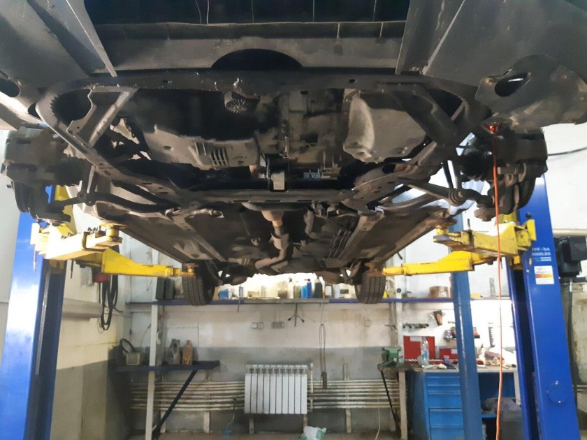 Камри 2.5 50 днище