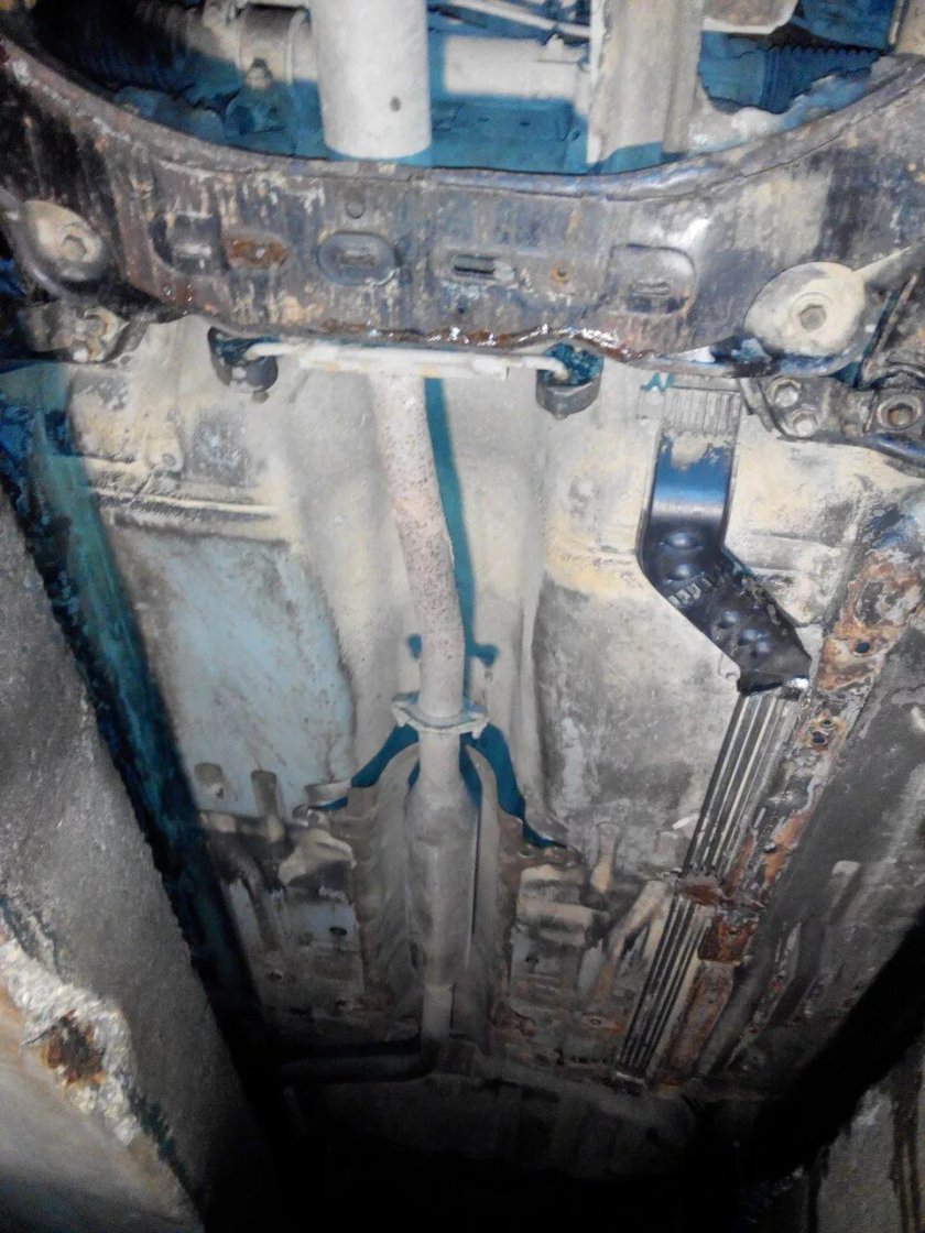 Днище Мазда фамилия 4wd