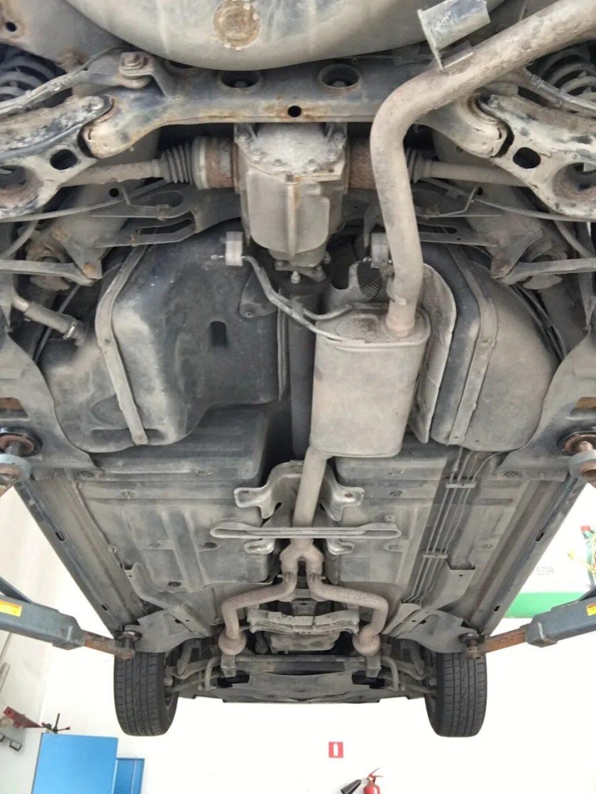 Мазда 3 2017 вид снизу