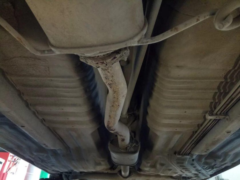 Днище Мазда 626 ge