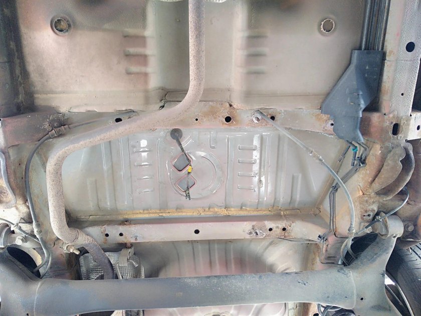 Mitsubishi Mirage 2012 днище