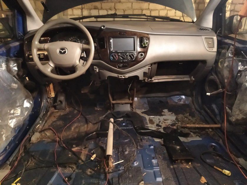 Ремонт кузова Мазда МПВ