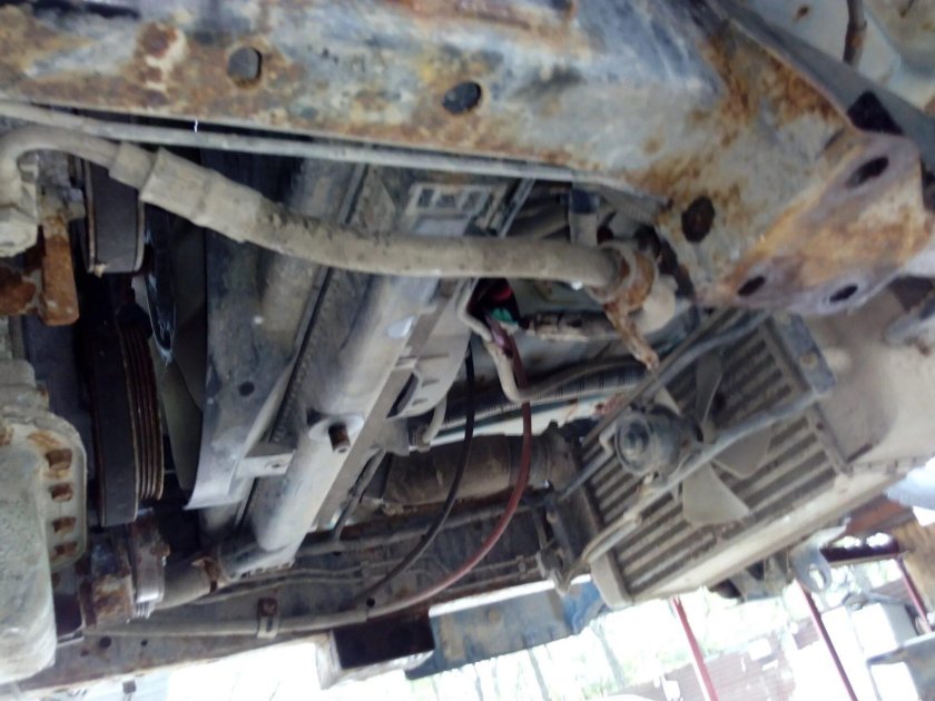 Mazda Bongo днище