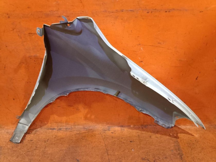 Крыло Мазда МПВ 2
