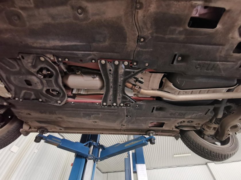 Mazda CX-5 снизу