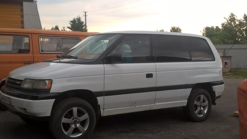 Mazda MPV 1990