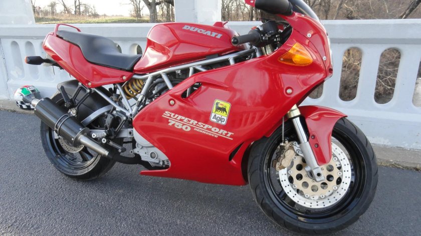 Ducati Supersport 750