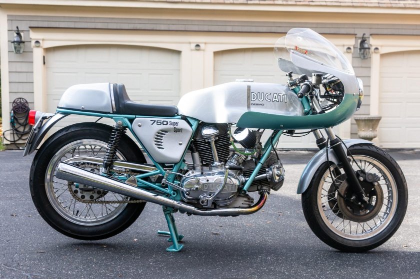 Ducati Supersport 750