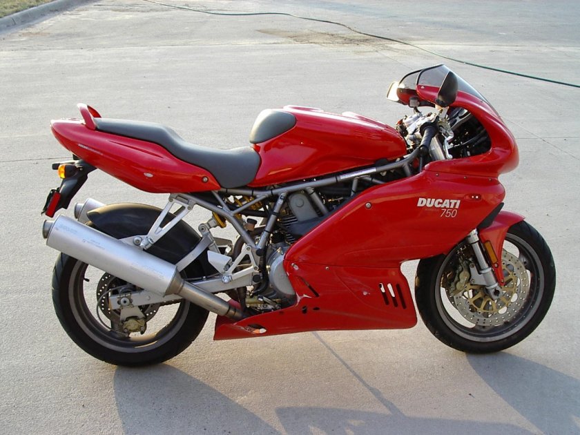 Ducati Supersport 750