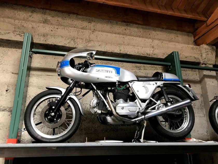 Ducati 750 paso