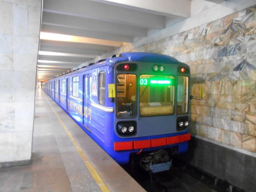 Вагон метро № 10050