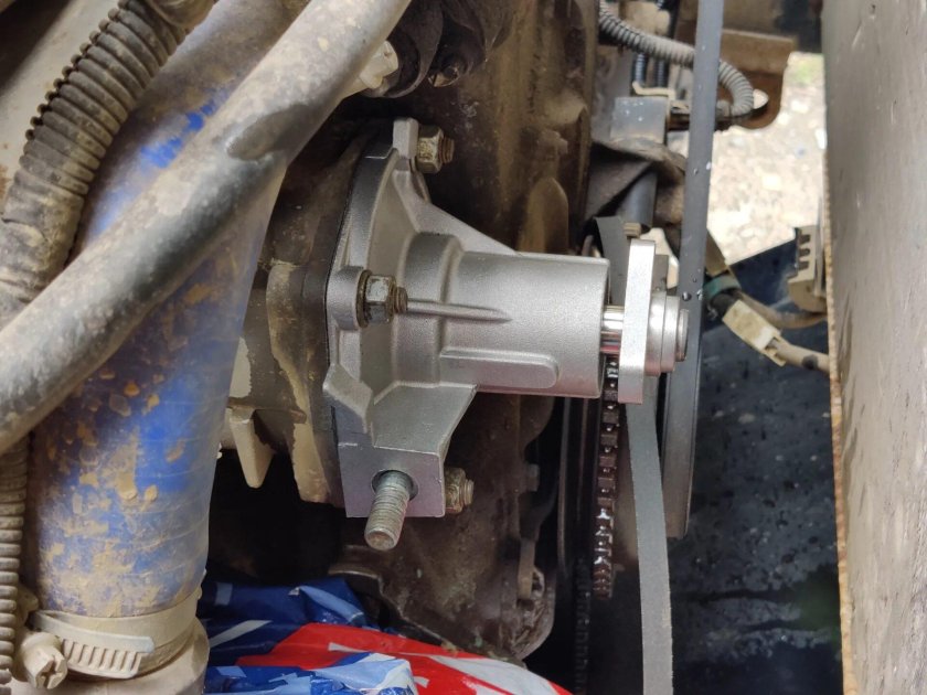 Помпа Нива 21214