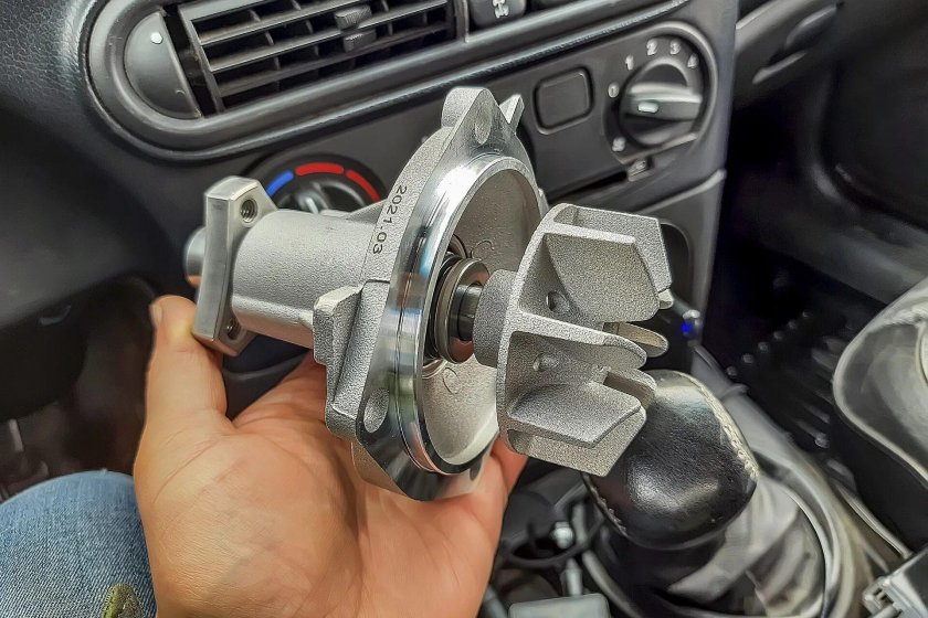 Замена помпы Нива Шевроле