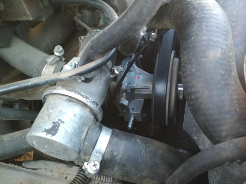 Помпа 2123 Шеви Нива