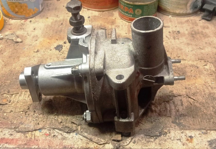 Помпа Шеви Нива