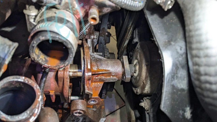 Помпа Нива Шевроле