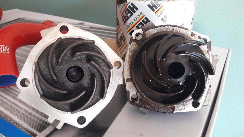 Нива шевроле шумит помпа